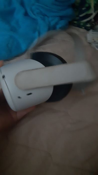 Meta quest 2 cu protecți, schimb cu xbox series s/x cu cutie originală și minim un controler sau 850lei