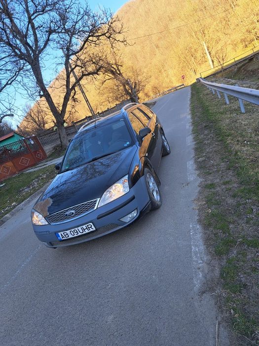 Vând ford mondeo