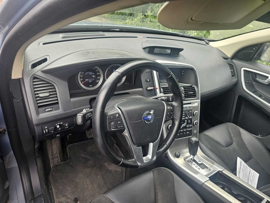Volvo xc60 D5 4x4 totul facut la reprezentanta volvo