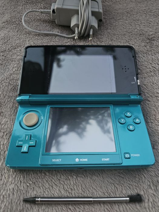 Nintendo 3ds aqua blue