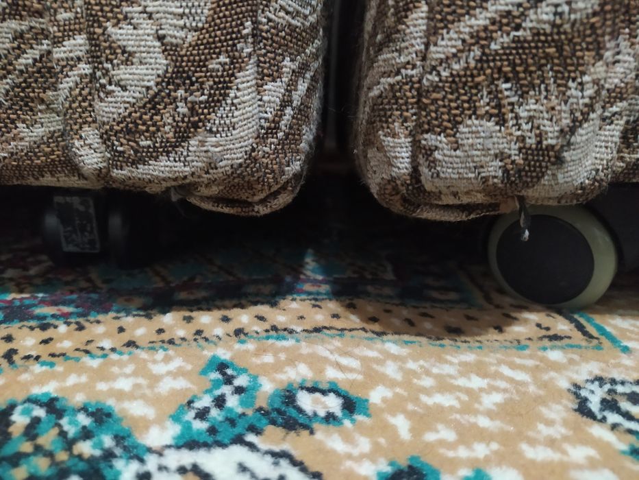 Комплект мягкой мебели (Диван и два кресла)