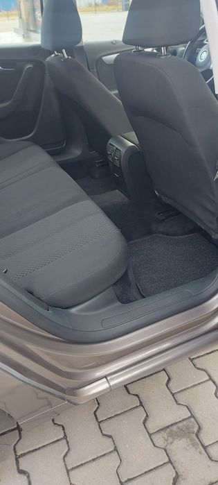 Vând Volkswagen passat