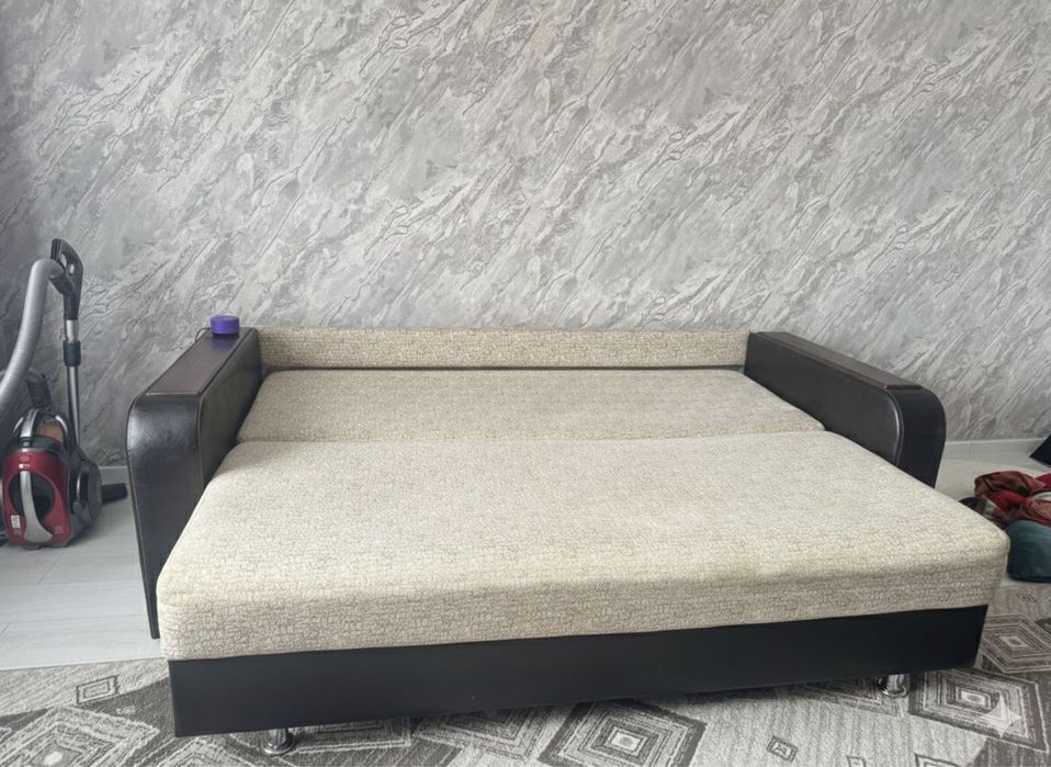 Продам диван в хорошем состоянии