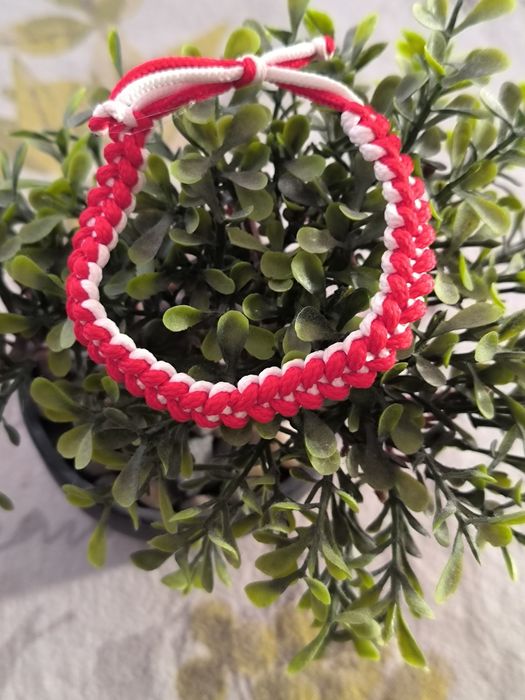 Мартеници на едро