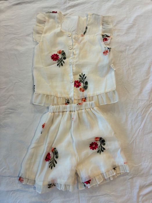 Летни дрехи и обувки за момиче