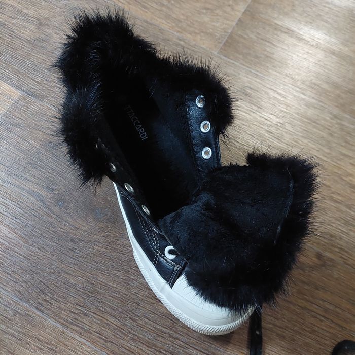 Продам утеплённые кеды