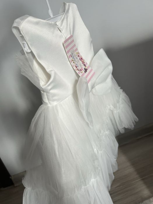 Офицялна рокля за 1 годинка