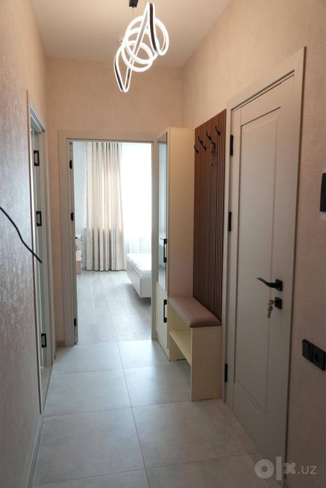 High tech kvartira Bobur Residence