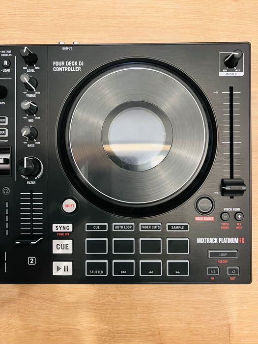 Consolă DJ – Numark Mixtrack Platinum FX