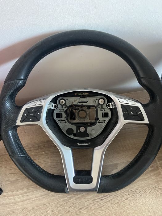 Волан mercedes 3лъчов скосен
