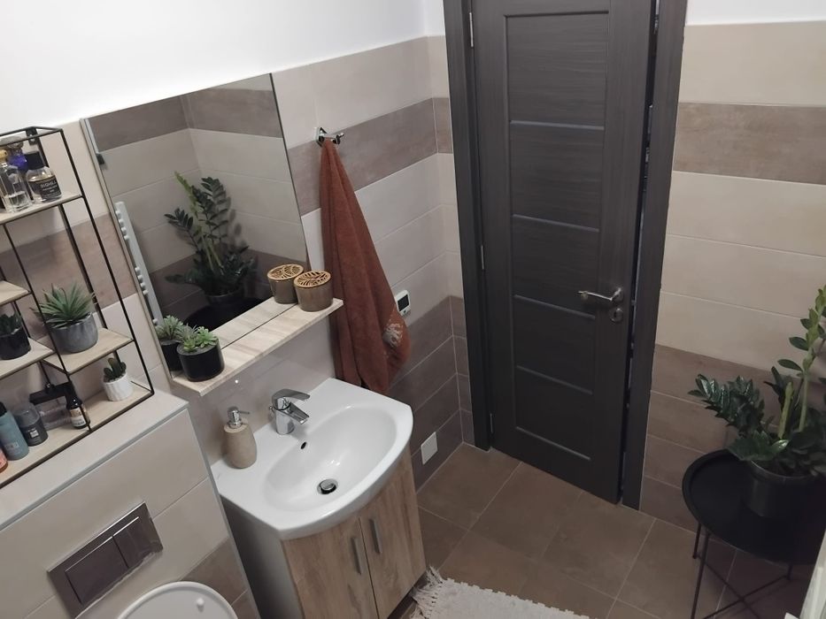 Vând duplex la cheie