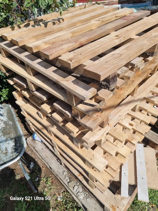 Продам поддоны по 1000