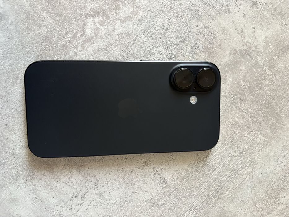 Продам айфон 16 iphone 16 128 гб оригинал