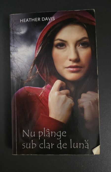 Nu plânge sub clar de lună