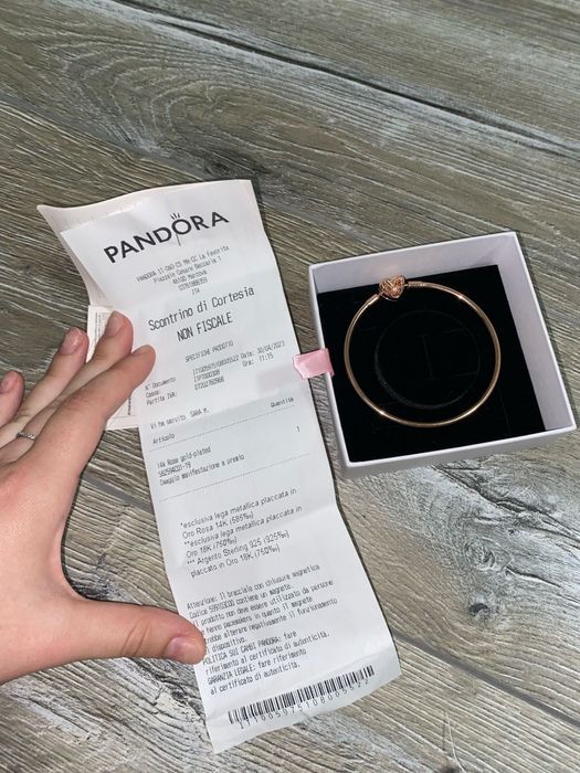 Vând brățară Pandora Moments Heart & Butterfly Bangle