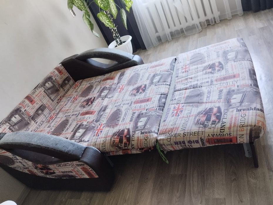 Отдам бесплатно диван подростковый, самовывоз