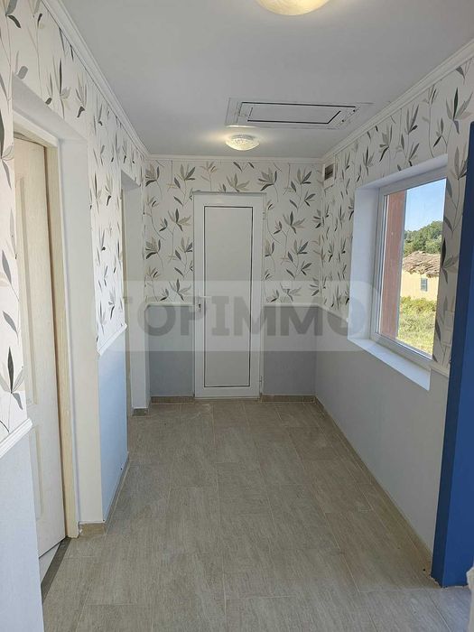 Реновирана къща в село Дропла