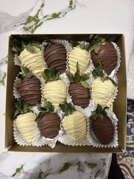 Клубника в шоколоде Астана