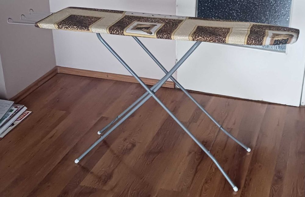 Продавам гладачна маса