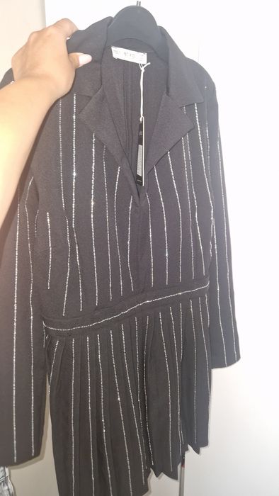 Чисто нова рокля от бутик с камъни! Пробвана веднъж.