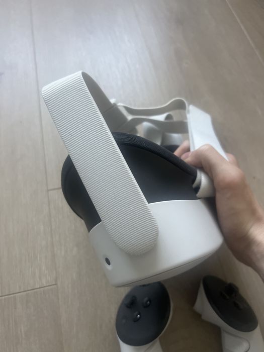 Căști VR Meta Quest 3S + cablue de conectare la PC