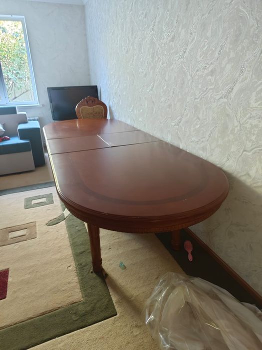 Стол для гостиной