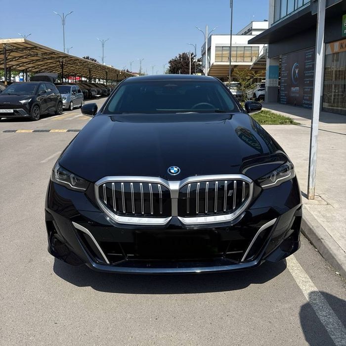 BMW i5 35L M-Sport