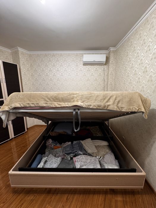 Кровать двуспальная