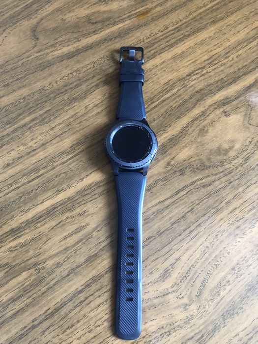 Продам часы Samsung Gear S3