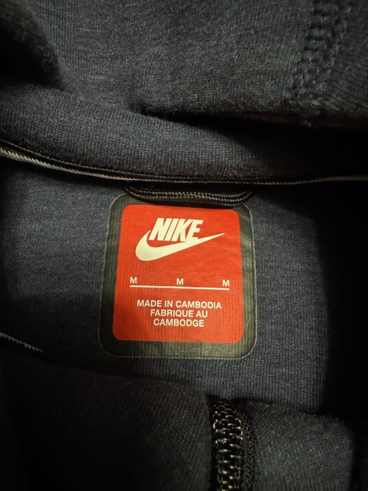 Navy nike tech fleece