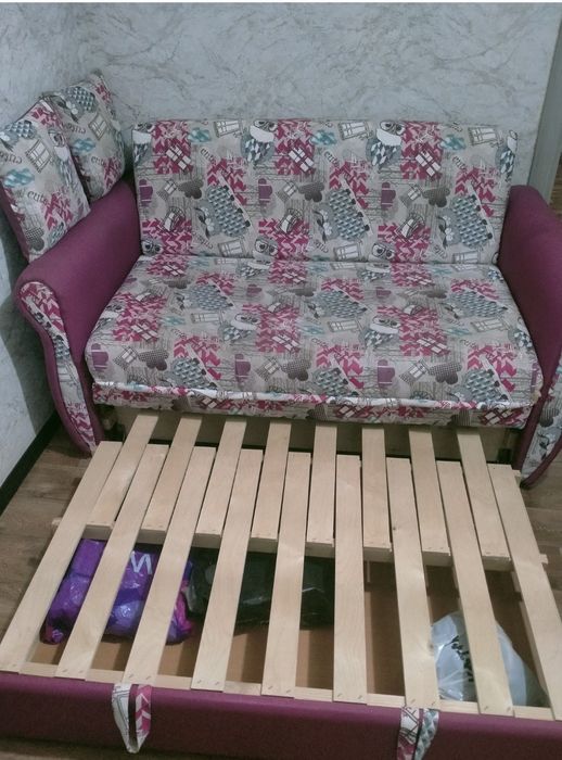 Продам мини диван подросковый.Б/у