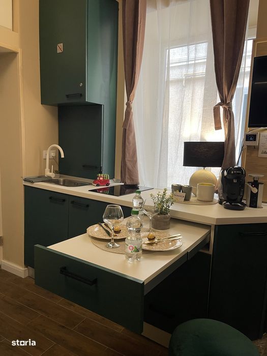 Garsoniera cocheta de vanzare. Zona Centrul Vechi, Brasov