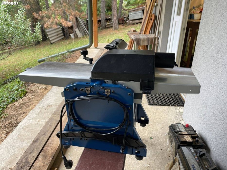 Masina de rindeluit si degrosat 1500W cu cutite reascutibile