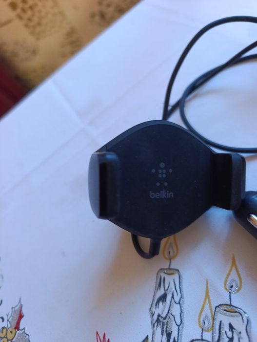 Încărcător auto Belkin cu încărcare wireless și suport telefon