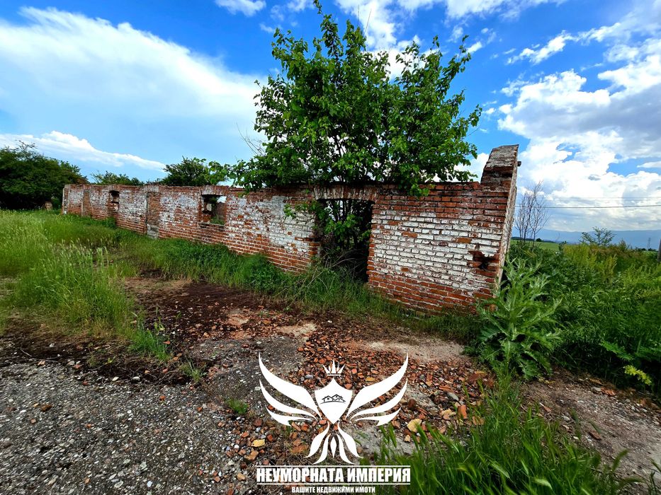 Продавам склад/селскостопански сгради 400РЗП в имот 3000кв с.Богданица