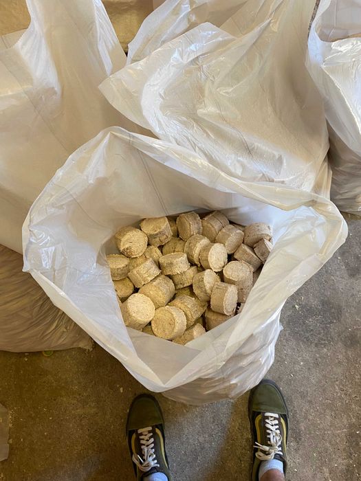 Brichete de foc din brad