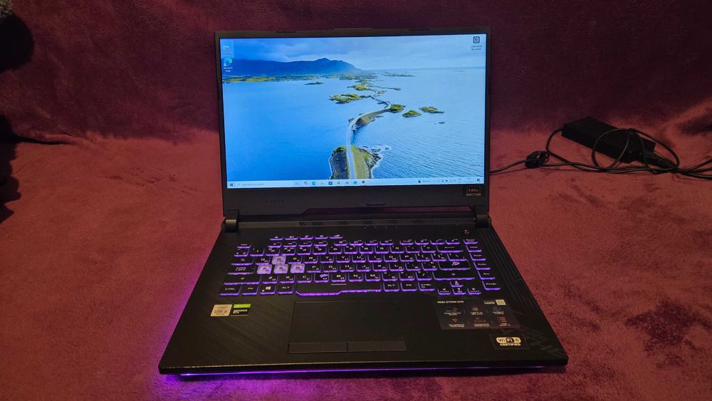 Геймърски лаптоп ASUS ROG Strix G 15