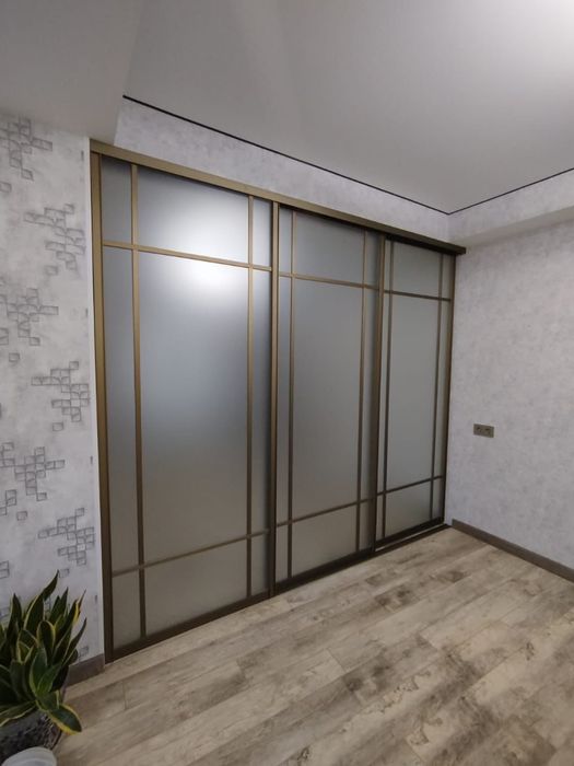 Окна.   двери.   витражы.   перегародка сетка  стекло