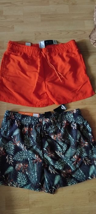 Set 2 sorturi plaja L ,cu etichetă