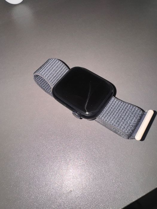 Apple Watch 9 series, 45mm, Midnight Aluminium Case, Midnight Sport Loop