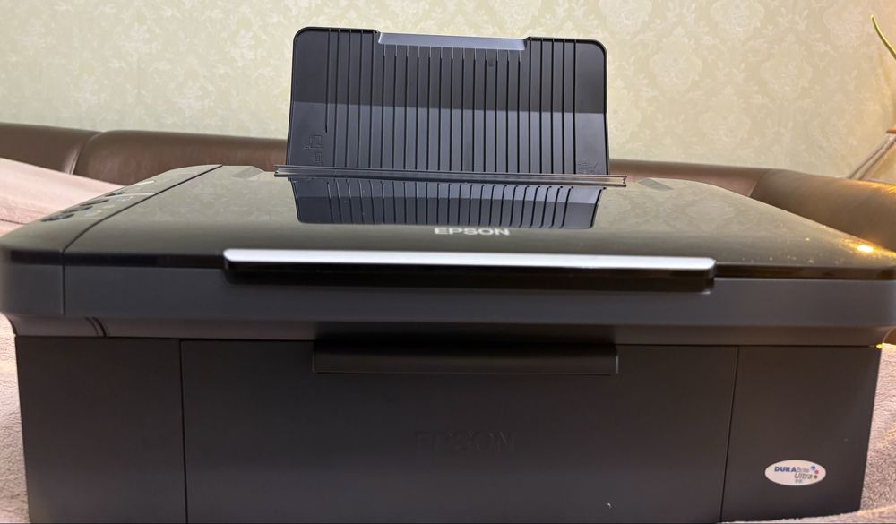 Продам Принтер Epson б/у