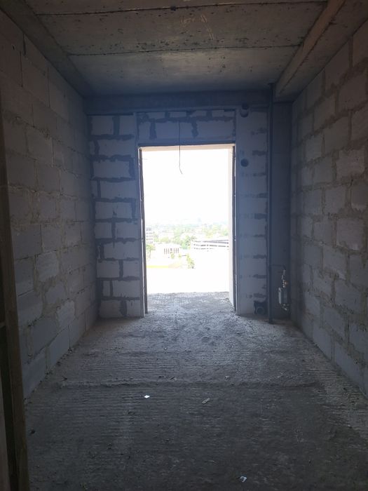 2 xona novastroyka sotiladi