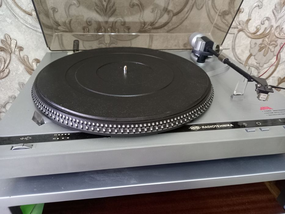 Продам проигрыватель пластинок и усилитель Radiotehnika ц-7101-стерио