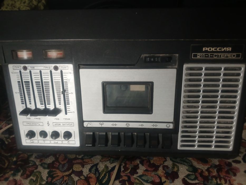 Продам магнитофон
