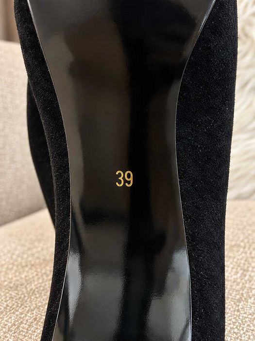 Pantofi John Galliano, mărimea 39, negri, piele întoarsă, toc înalt