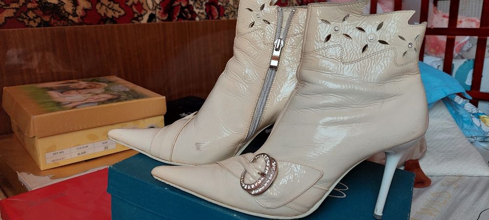 Обувь женские полусапожки