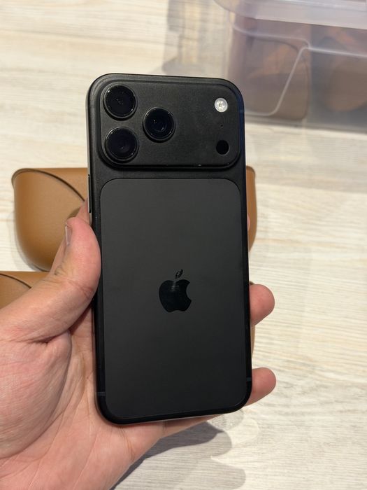 Iphone 17 pro max 1599$ qora limited edition