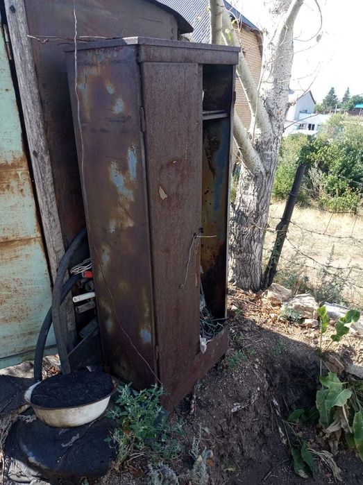 Продам металлический шкаф или поменяю