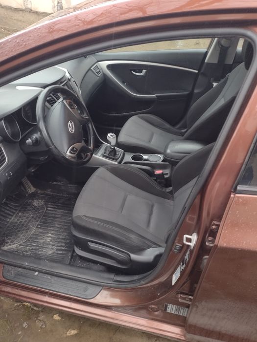 Vând Hyundai i30