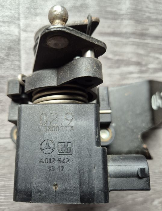 Ел газ мерцедес w210 W202